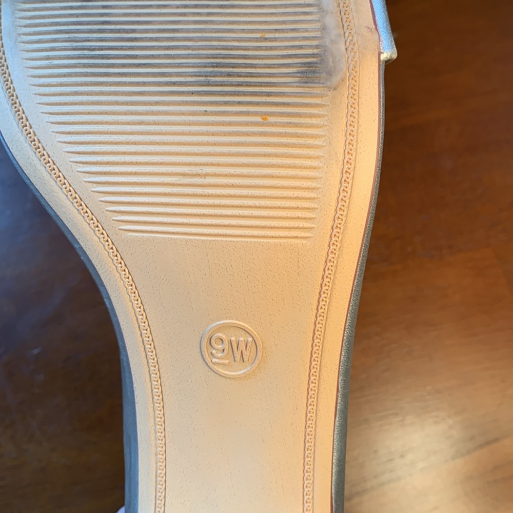 A New Day Pumps Silver Size 9 Women’s in Box - Picture 4 of 7